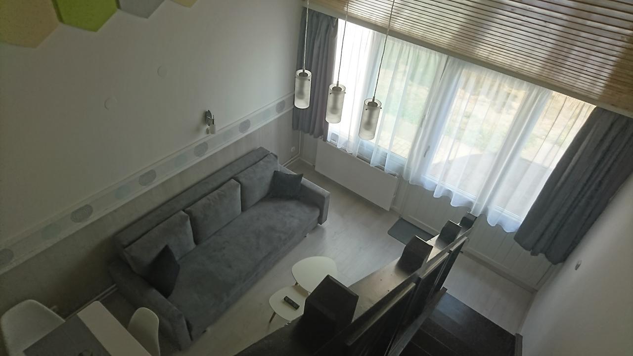 Hoforras Hotel Дьюла Екстер'єр фото